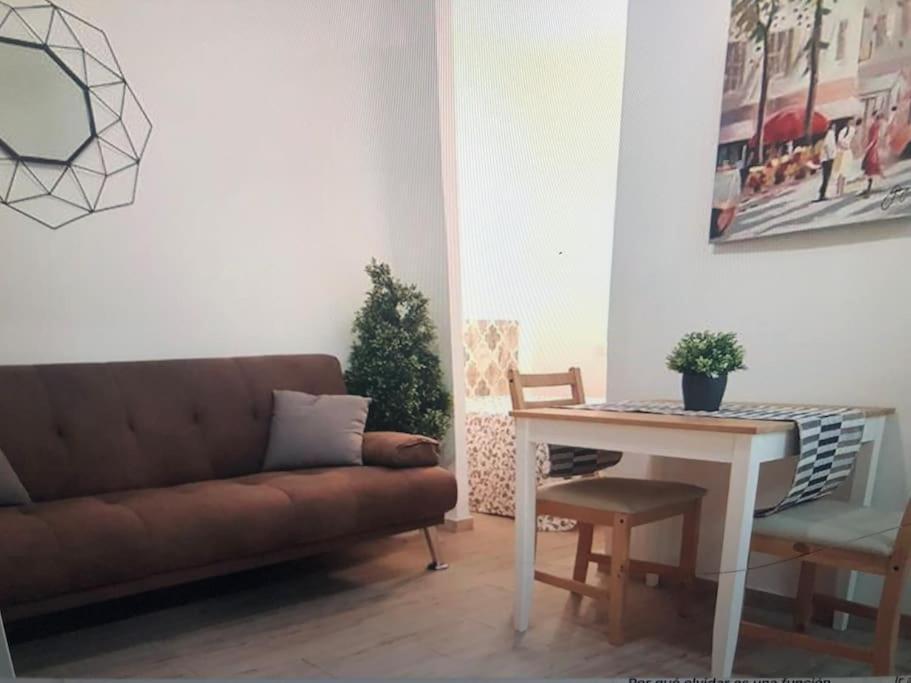 Sebastian Elcano, Apartamento Para 2 Con Terraza, Metro Embajadores Madrid Ngoại thất bức ảnh